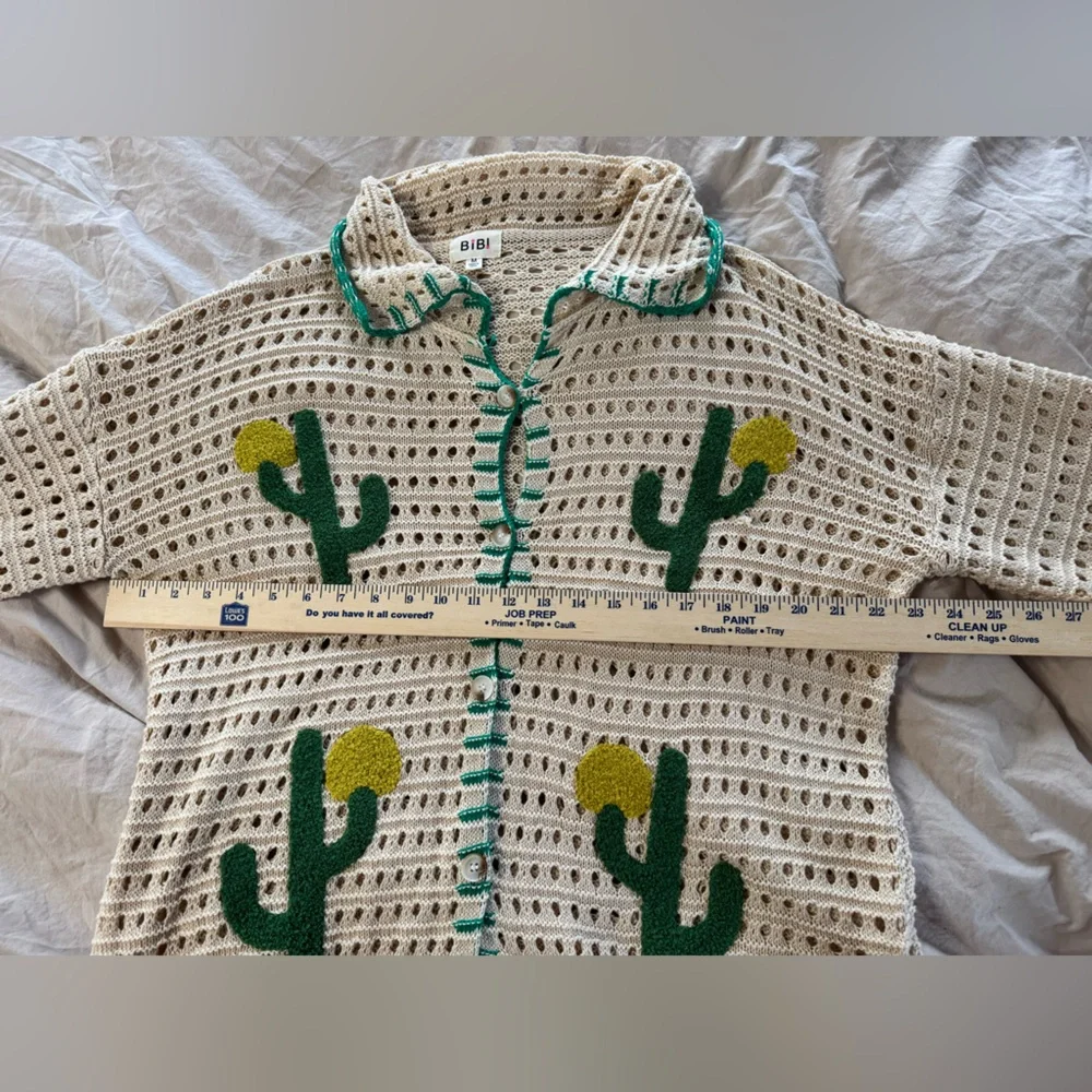 BiBi Edge Stitched Cactus
Patch Sweater  crochet southwestern medium - Picture 5 of 14